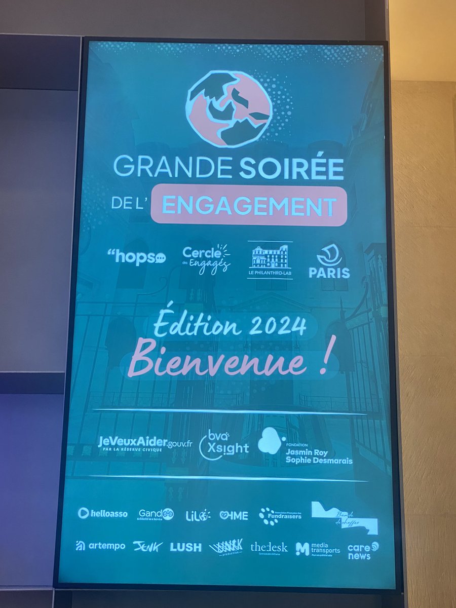 📅 La Grande Soirée de l’#Engagement se tient ce soir au #PhilanthroLab.
Placée sous le haut patronage de la Mairie de Paris, organisée par l’agence Hopso, en partenariat avec BVA Xsight, cette soirée vise à célébrer la #solidarité &amp; la puissance de l’engagement #collectif