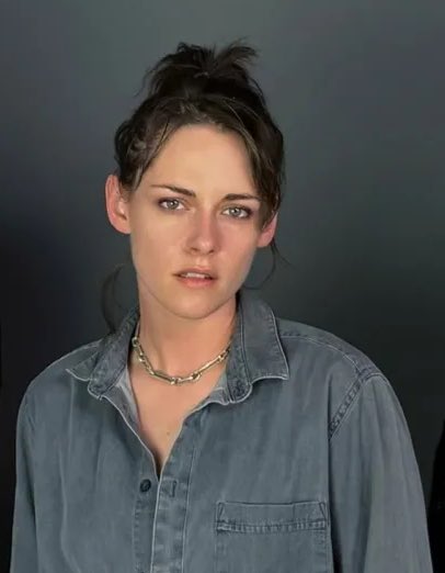 bellaxkristen's tweet photo. “Global powerhouse Fremantle has secured a multi-year first-look deal with NevermindPictures, the production company founded by Kristen Stewart. It will soon announce it’s first slate of films, TV and documentary proyects with Stewart potentially directing, writing and/or acting” https://t.co/GRvjC09CLo