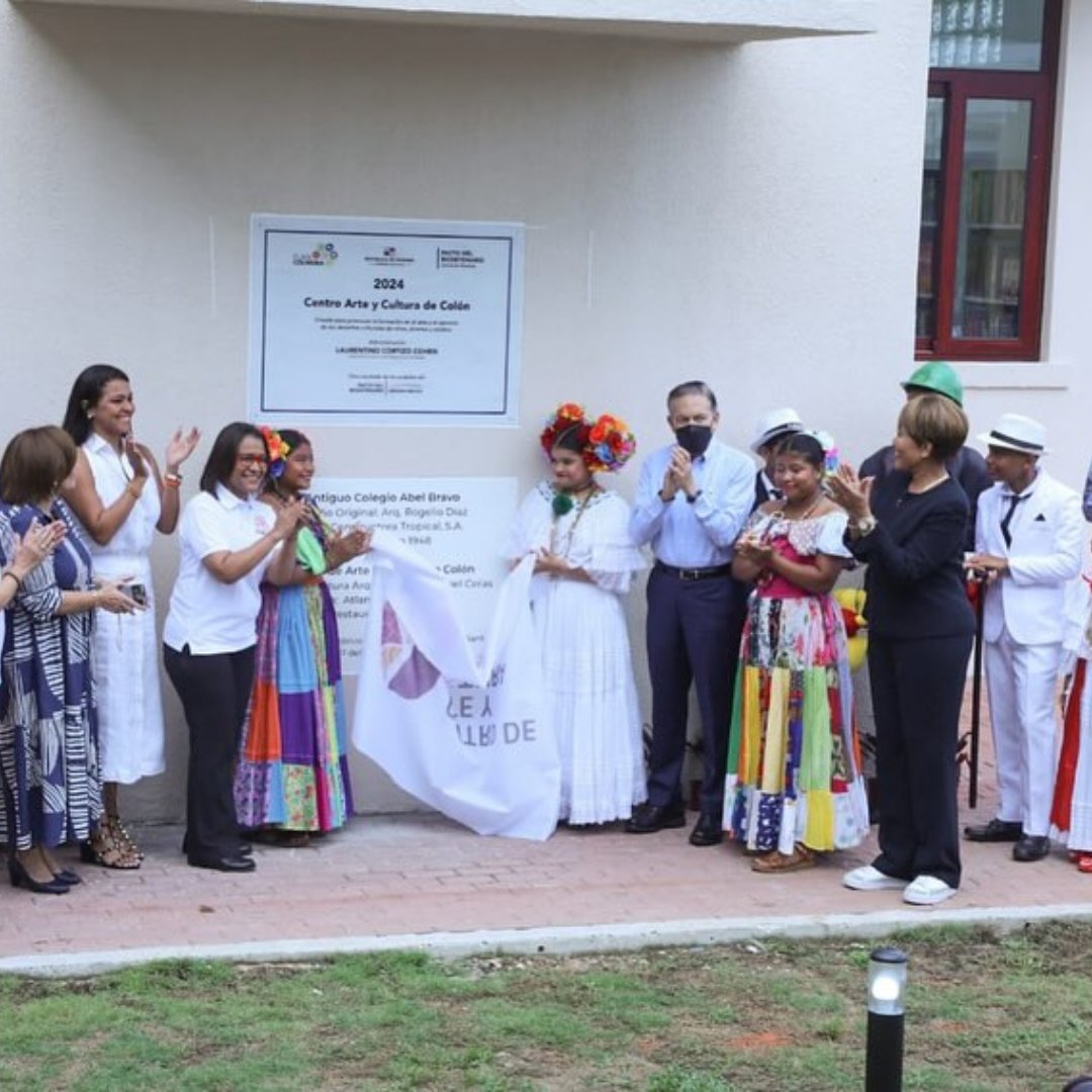 La Presidente del gremio María Ramos, estuvo presente en el acto de inauguración del Centro de Arte y  cultura de Colón que tiene lugar en las antiguas instalaciones del Colegio Abel Bravo.

Felicitamos a cada uno de los que aportaron su grano de arena en este proyecto.