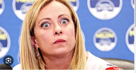 UGirovago77000's tweet photo. 2 ministri rinviati a giudizio,un sottosegretario che si fotte opere d'arte,
una ministra che fotte L'INPS,un sottosegretario indagato per rivelazione di segreti,4 presidentidi regione indagati per 
corruzione,uno ai domiciliari,una ladra in parlamento ma oggi parla di Occhetto https://t.co/1ZCg0WBqHp
