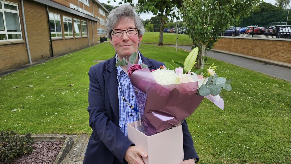 After 34 years at AGS teaching History and Politics, Miss Gibson will be retiring at the end of this academic year. Everyone associated with AGS would like to wish Lynne a long and happy retirement.