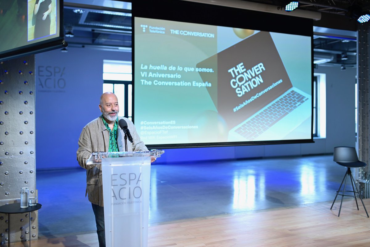 EspacioFTef's tweet photo. 🔊Comienza @Conversation_E y @joansitocruz, director de relaciones institucionales de @fundacionTef, da la bienvenida a su 6ª edición.
¡Estamos en directo! ⤵️
https://t.co/AlbVoBWEiX
#SeisAñosDeConversaciones #ConversationES https://t.co/tzSkQz37h3