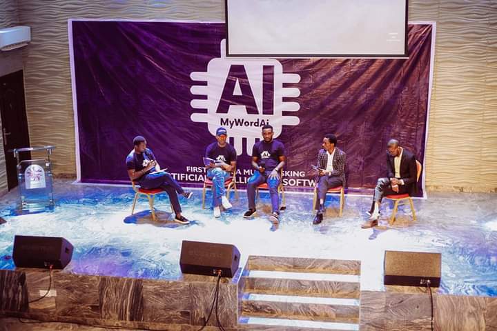 AkpanUn's tweet image. 🌟 Want to make your website shine in 2024? Check out the &quot;Top 10 Website Trends&quot; that are making waves this year!

🚀 Dive in and get inspired: Read More here techintelligence.com.ng/top-10-web-des… 

#WebTrends2024 #webdesign