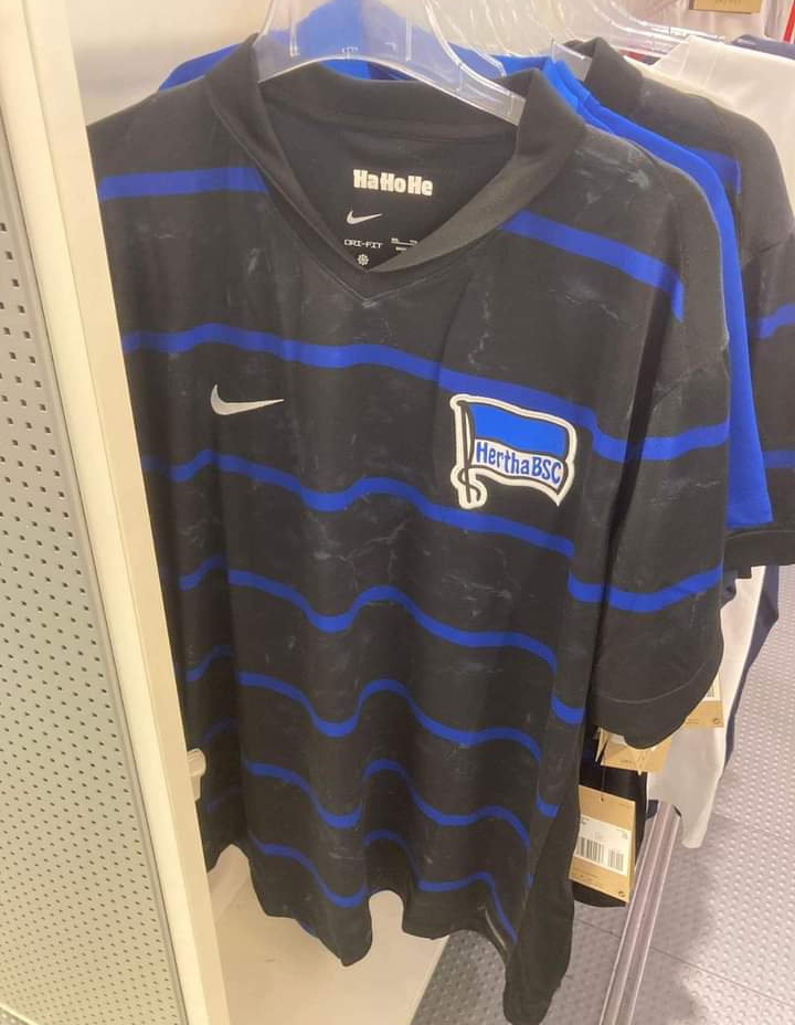 Nandonundo's tweet image. Angeblich unser neues Auswärtstrikot🤩 bin mal auf die Community gespannt was sie dazu sagt🫠#HerthaBSC
@GemeinsamHertha #hahohe @feliecio @HerthaBSC