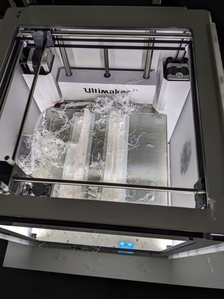 🚨 FAIL OF THE WEEK: When Brainiacs Lab tries to 3D print a cylinder and ends up with abstract art instead. 🎨😂 #InnovationGoneWrong
