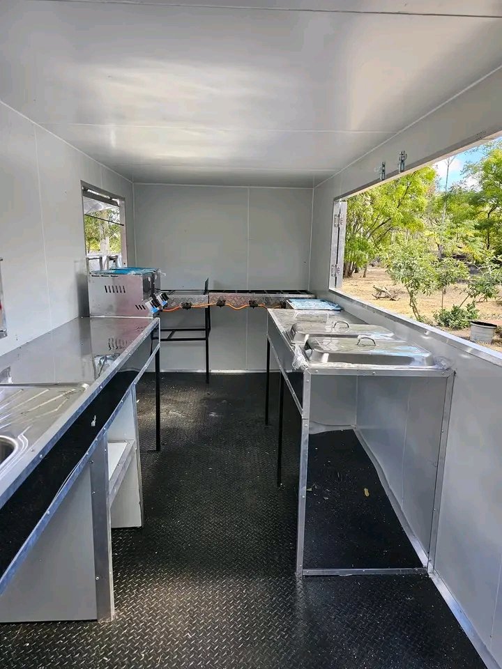 blessingchiri's tweet photo. Success upon Success. Happy Client 4.5m x 2m fully Equipped plus fully Registered Mobile Kitchen successfully Done and Delivered. Zimbabwean made.

 @trevormabootz Hona.

To Order yours Call/ App: 0778932490 https://t.co/zkD8VdbDxQ