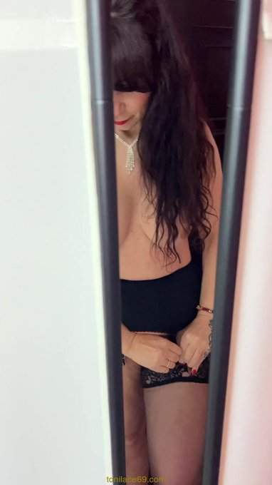 My new video is really hot! Check it out!  https://t.co/76oogYqeh1 https://t.co/ec7yDHbc61