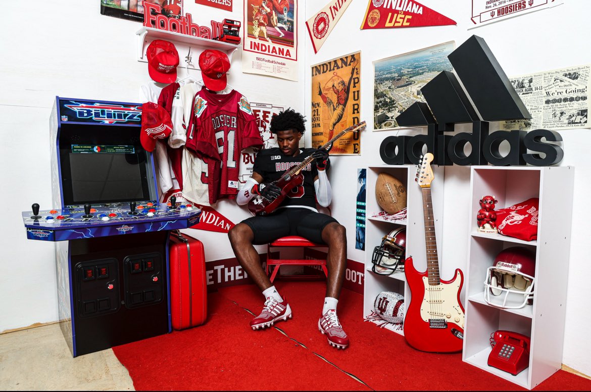 Davion Chandler ⭐️ (@davionchandler8) on Twitter photo #AGTG After lots of thoughts and prayers I have decided to decommit from <a href="/IlliniFootball/">Illinois Football</a> and flip my commitment to <a href="/IndianaFootball/">Indiana Football</a> #HOME 🫰🏽 #AGTG After lots of thoughts and prayers I have decided to decommit from <a href="/IlliniFootball/">Illinois Football</a> and flip my commitment to <a href="/IndianaFootball/">Indiana Football</a> #HOME 🫰🏽