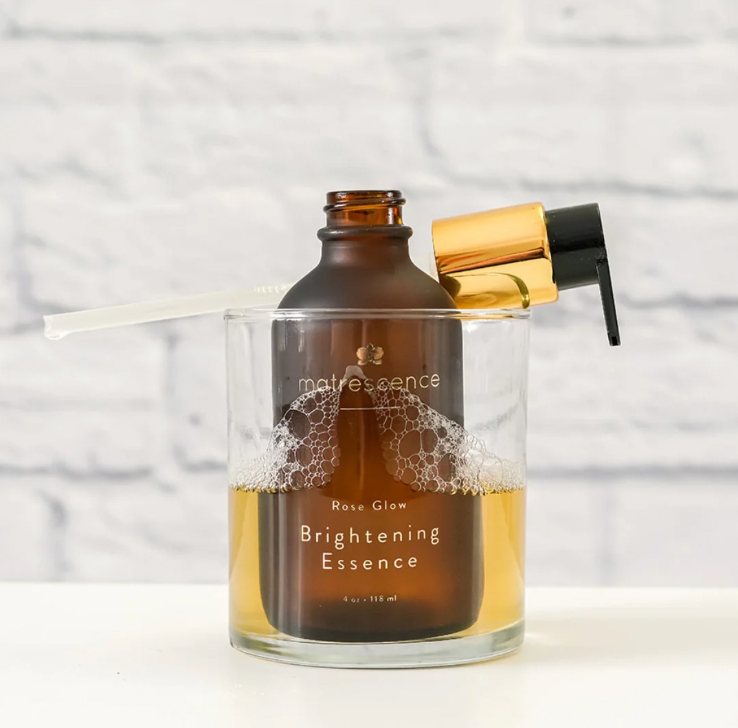 What's the difference between an essence and a toner, and do you really need an essence in your skincare routine as a mama? ✨