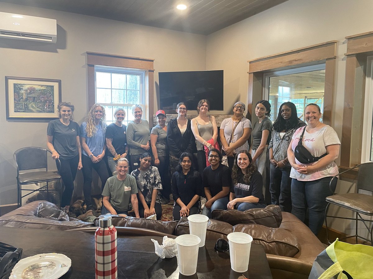 Mother Nature cooperated, holding off the storms until <a href="/BonniesHP/">Bonnie's HorsePower</a> had their trail ride at JohnMel Stables. Equine-assisted learning activities followed.#youthengagement #copsandkids @copsandkidsca <a href="/danos1978prp/">Inspector Peter Danos, Peel Police</a>