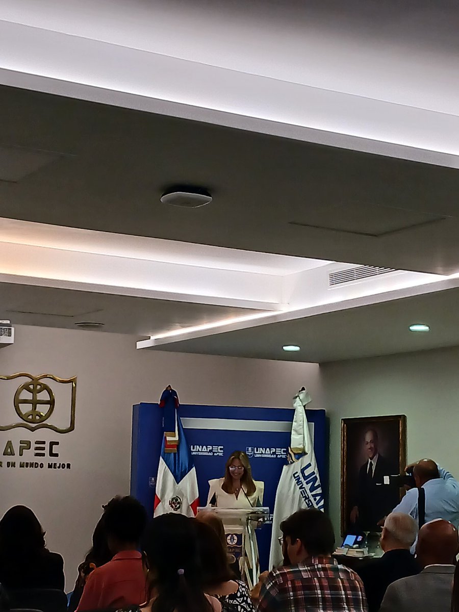 #PrimerSeminariodeComunicaciónCorporativa <a href="/UNAPEC/">Universidad APEC</a>