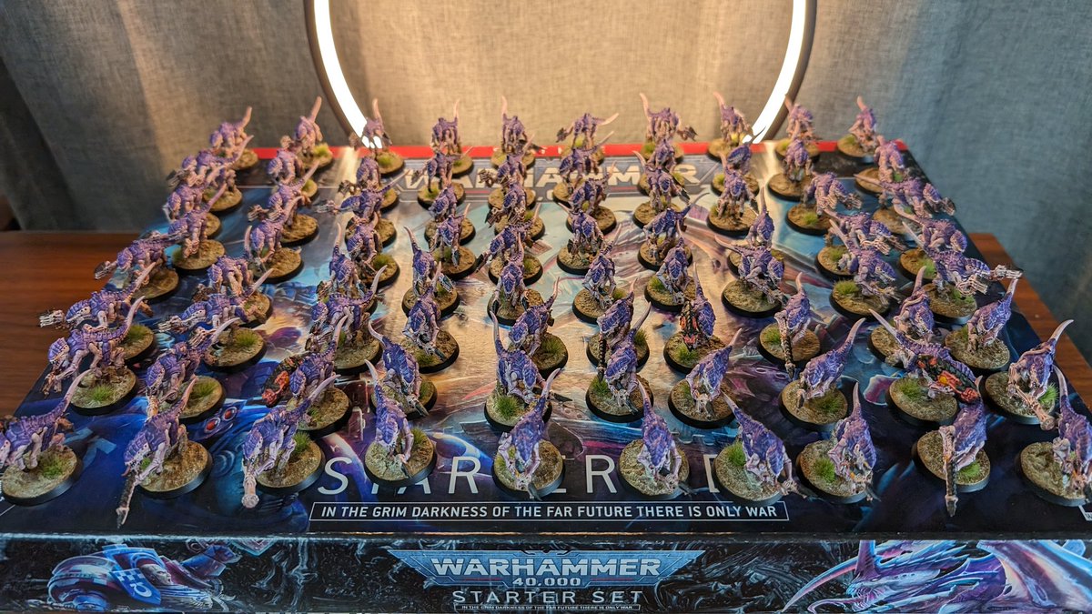 I recently started a new Tyranids army, and I finished painting my first group of miniatures: 80 Termagants! #warhammer40k #warhammer40000 #tyranids #tyranid #termagants #warhammercommunity #warhammer #warhammer40kpainting