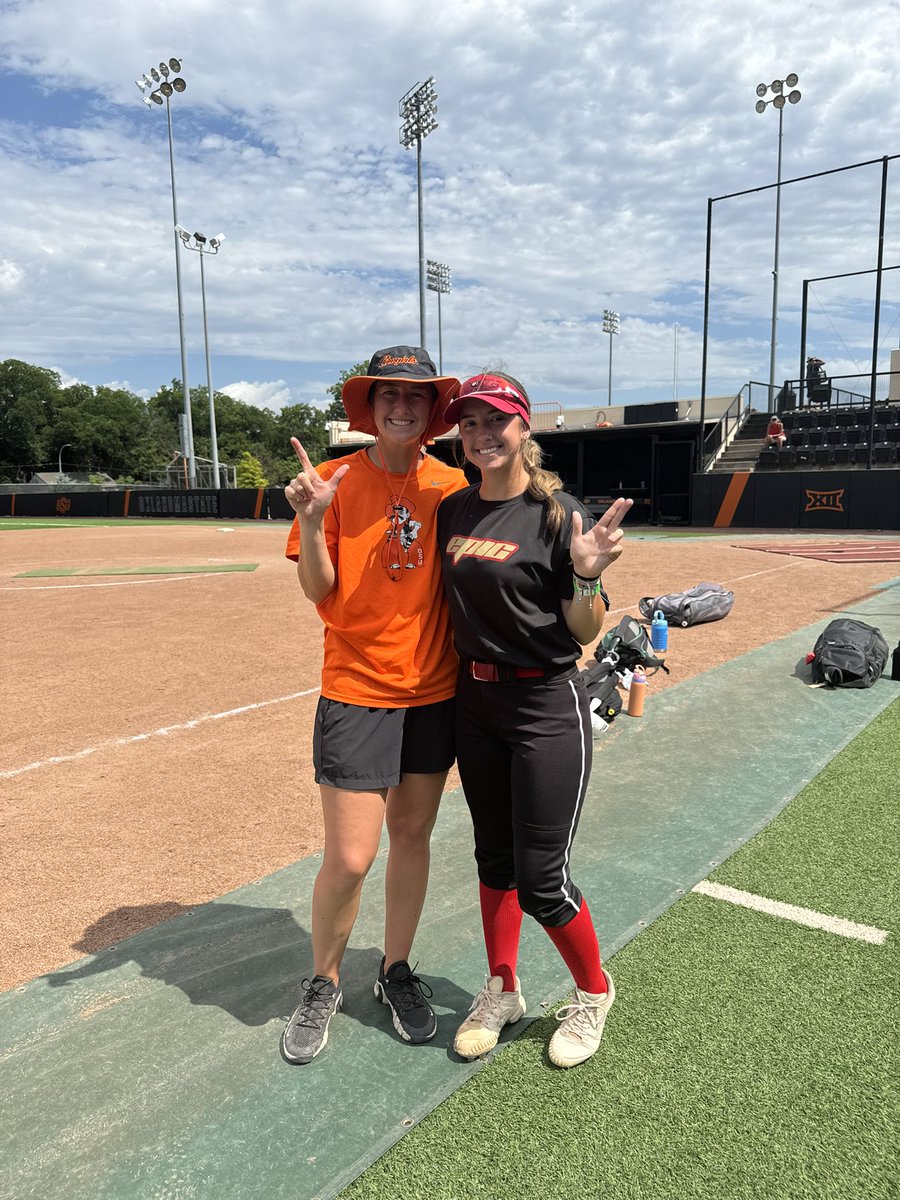 brinley_menefee's tweet photo. Thank you @cowgirlsb for the amazing camp today! I had a blast! @EpicNational26 https://t.co/uN9snOrhpy