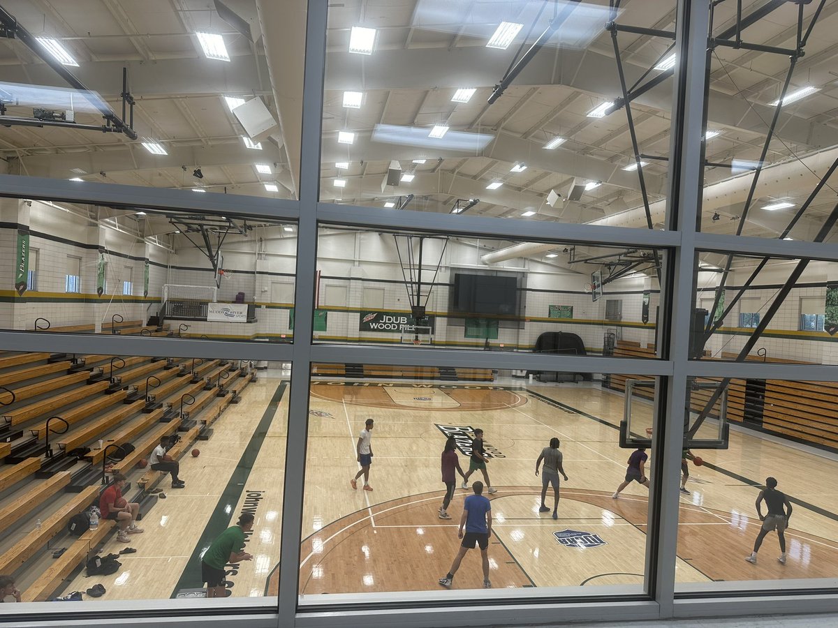 CoachJDahl's tweet photo. And so it begins…. #GoBlazers 🟢🟡 https://t.co/f0344ZQZxD