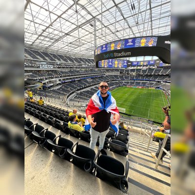 #NewProfilePic

Es normal que esta mierda le baje la
calidad a la foto? 
😭🇨🇷