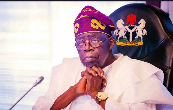 JLakelz's tweet photo. Who sabi wetin ballboy dey reason... #justiceforTinubu https://t.co/0nAomLW6cr