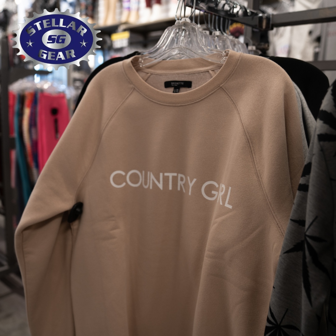 Stellar Gear has everything you need to stay cozy during all your summer adventures 🔥Check them out near Ardene.