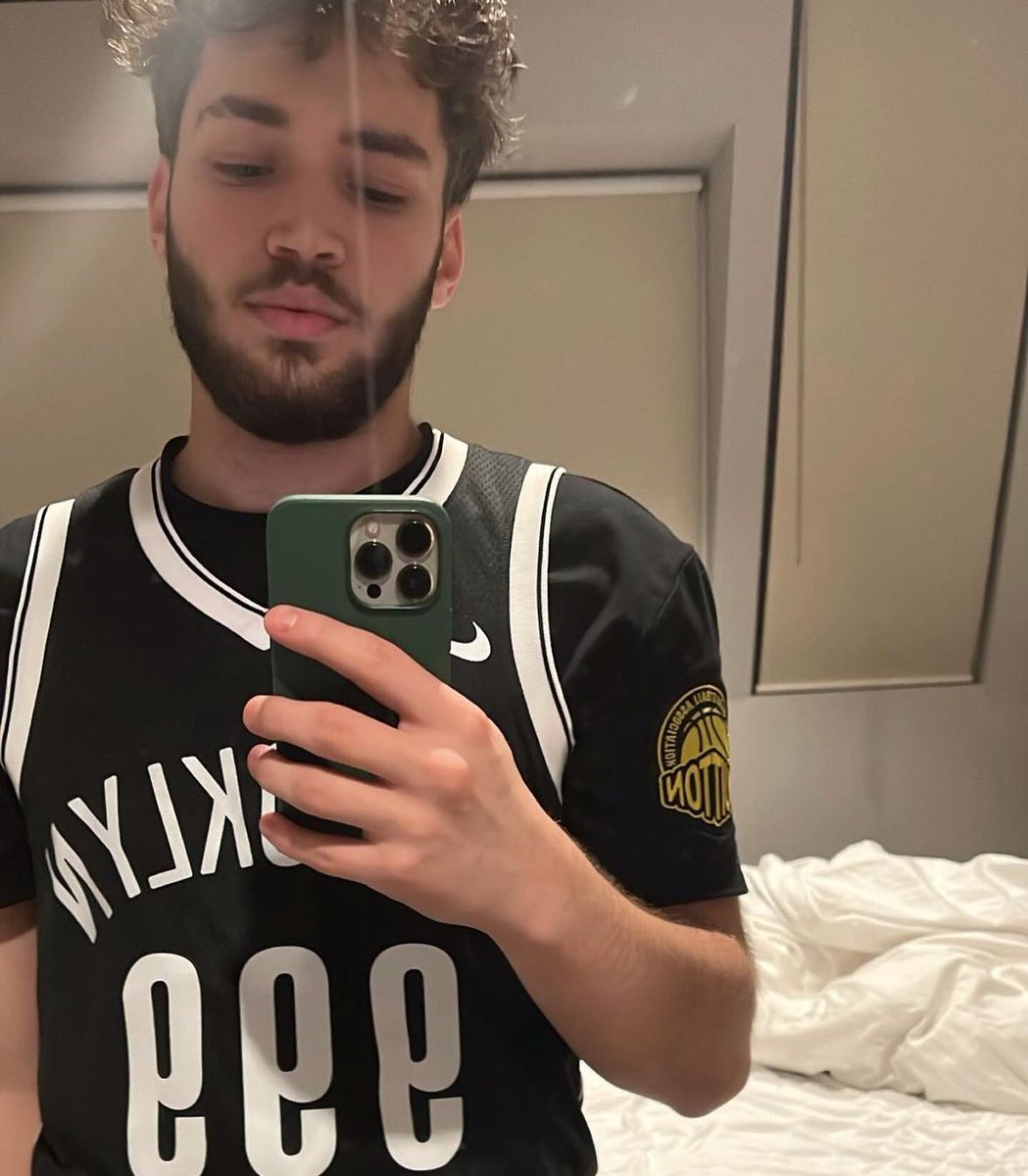 BO2 leakers found Adin Ross’s old banner.😭