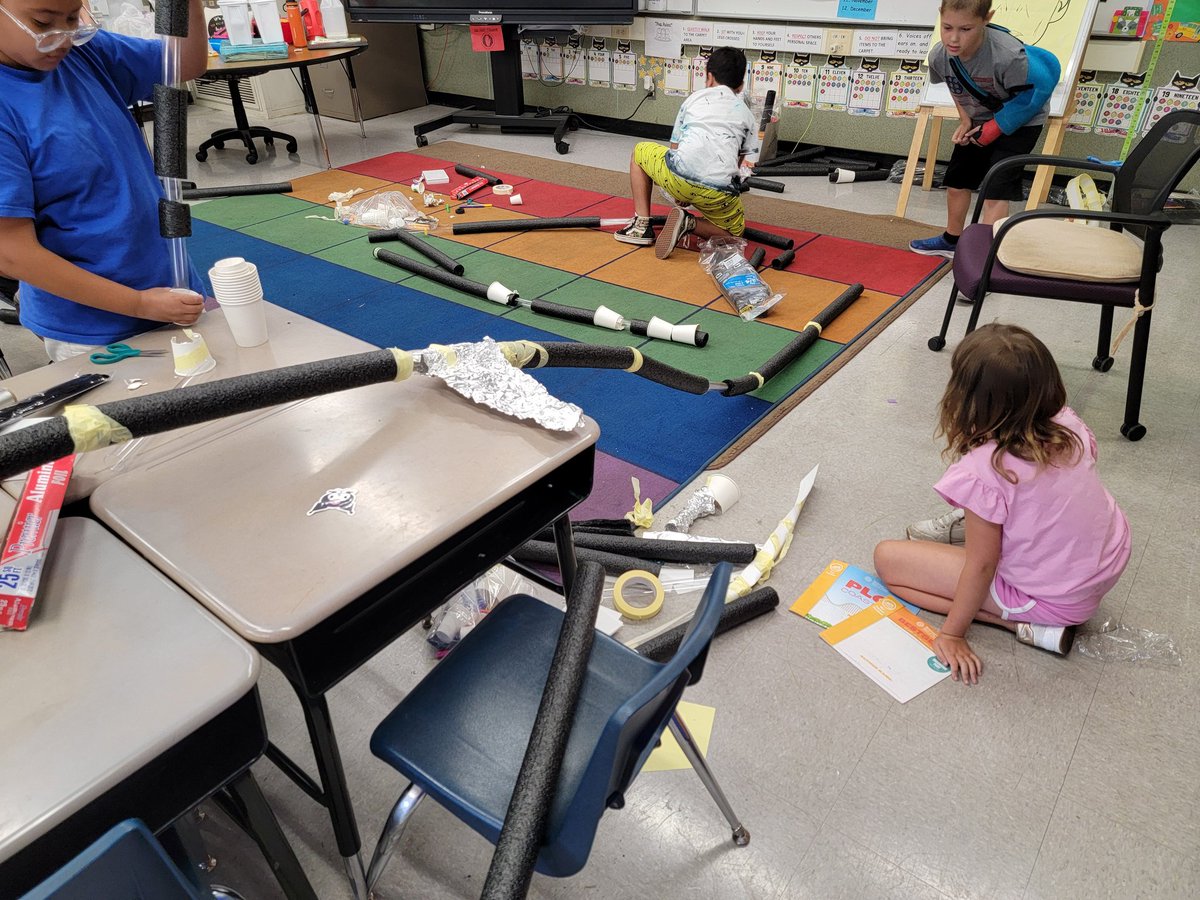 Plot Coasters! Kids are having a great time creating their coasters. @nicolecareselp <a href="/SunTerraceSTEM/">Sun Terrace STEM School ☀</a>