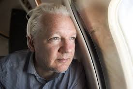 chelly_pp's tweet photo. Con satisfacción recibimos la noticia de la liberación del periodista de Wikiliks @JulianAssange_ quien ha luchado por la paz y la libertad de expresión https://t.co/GI9mjER0OI