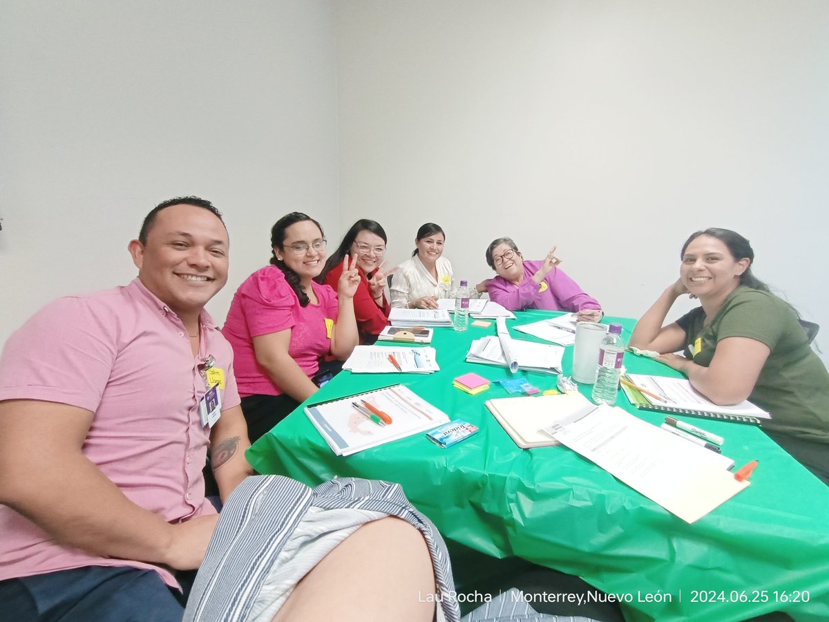 Laura Rocha tweet media