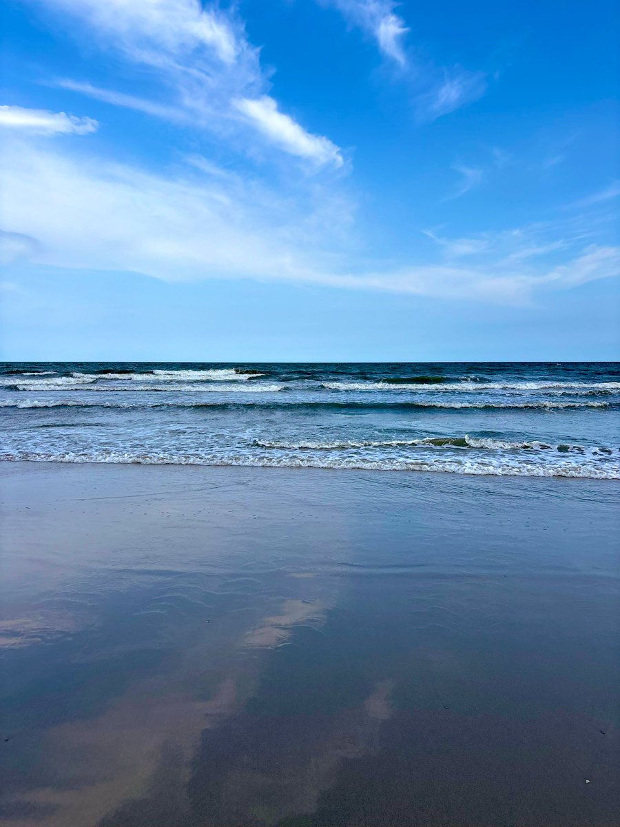 Joyouss0's tweet image. Low tide 🌊 I love this place almost as much as I love Clearwater. 🏖️ #MyrtleBeach #SharkToothHunter #EscapeMode
