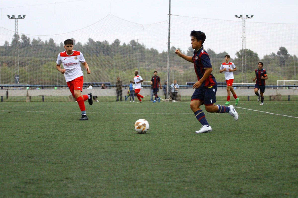 wakatakegroup's tweet image. Nothing better to end the season than with a friendly of the @LevanteUD Academy boys 🙌🏼

Enjoy the holidays❗️

#grassrootsfootball #immersionprograms #OrgullGranota 
#VamosWakatake