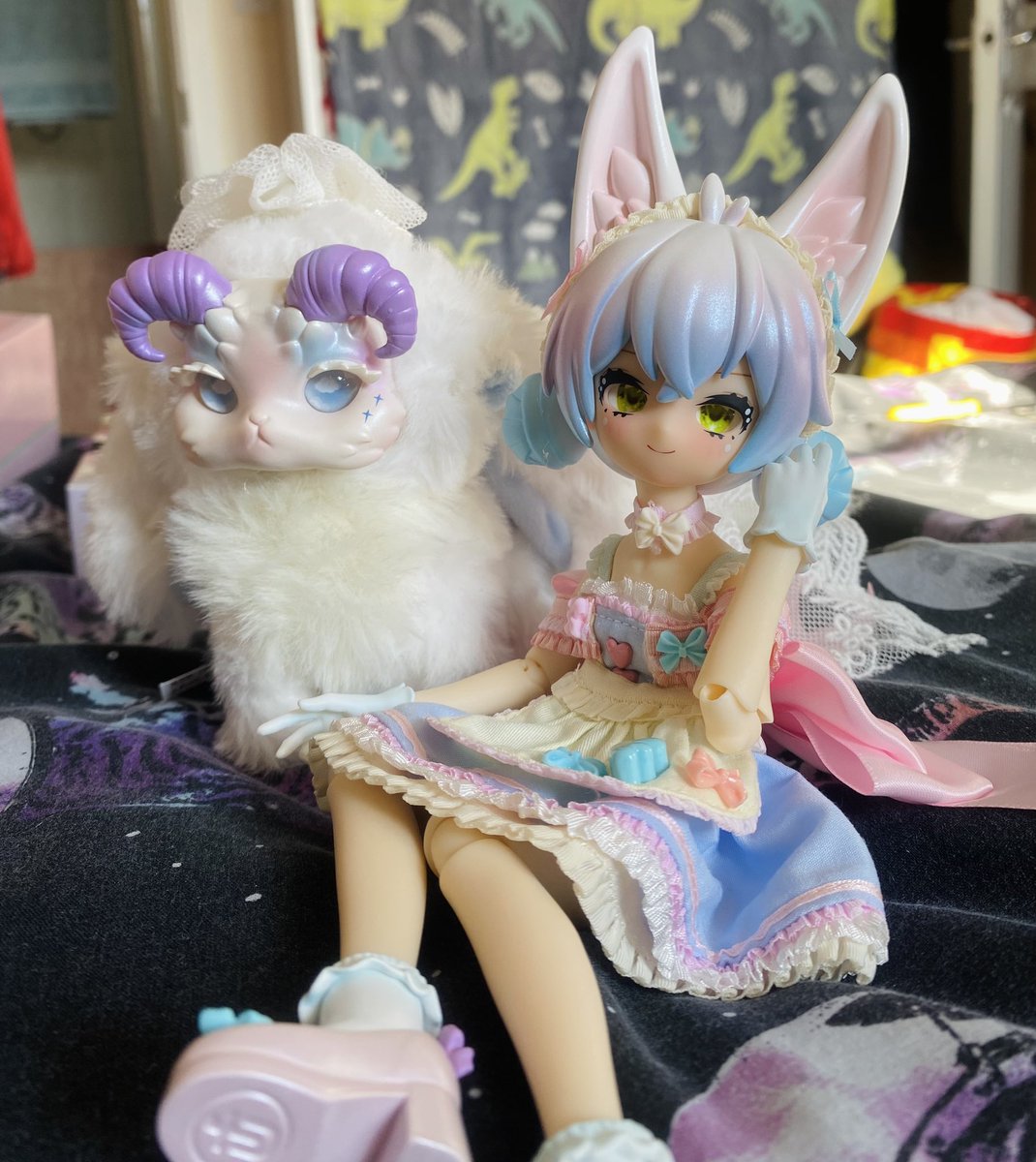 Trans coloured besties 🏳️‍⚧️