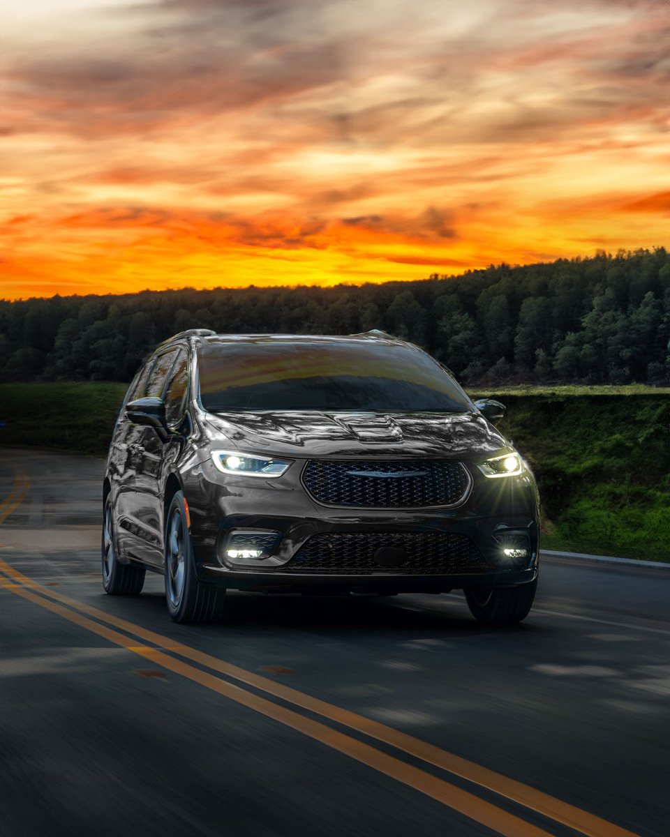 Combina lujo, espacio y aventura. #ChryslerPacifica