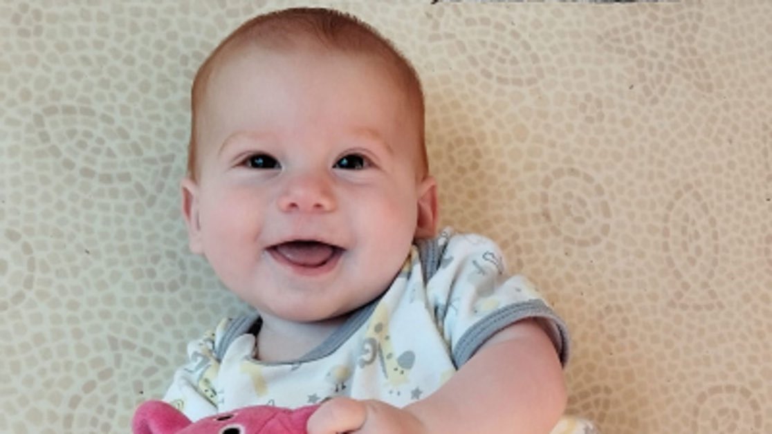 Free baby: 262 days. 
Hostage baby: 263 days.