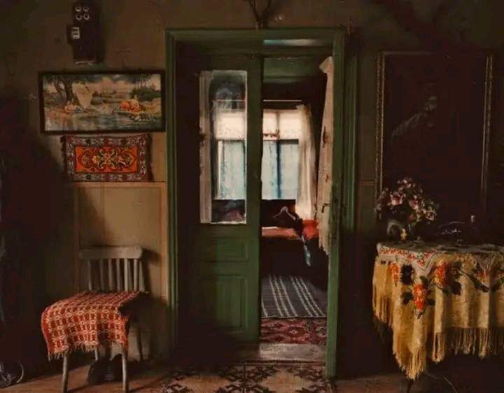 "رحلُوا وما أبقى الرَّحيلُ متاعا 
تركُوا الحنينَ معَ الأنينِ مشاعا

يا ليتهم قبل الرَّحيلِ تريَّثوا
حتَّى نُعانِقَ أو نقولَ وداعا. "