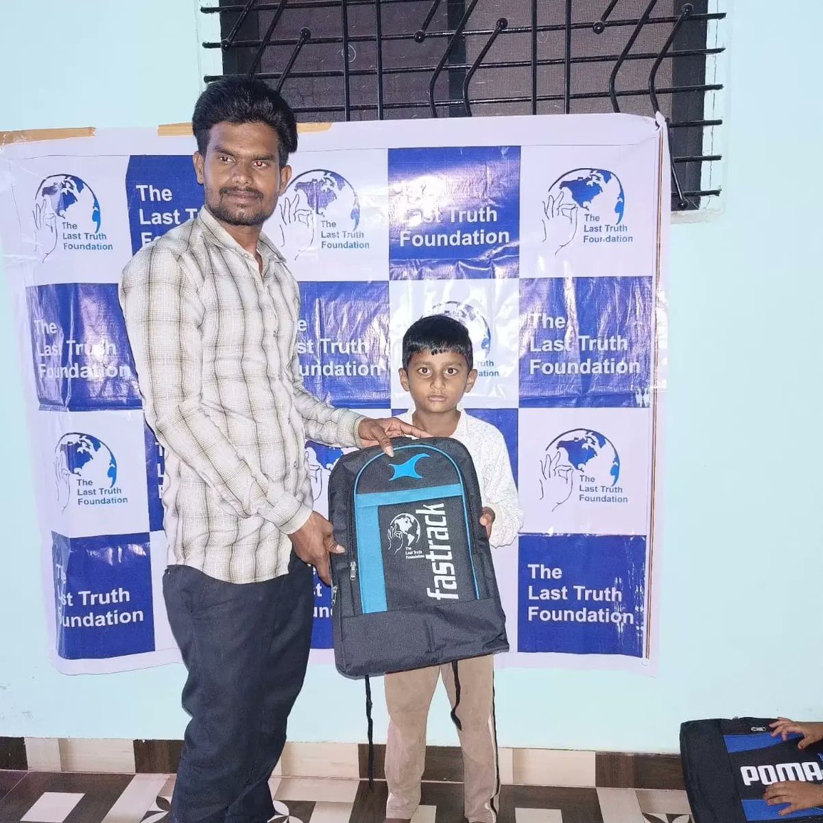 tltf2023's tweet photo. School Bag Distribution - 03
School bag distribution. Thanks to our volunteer Manav, Samyak &amp; Abhijit.
We would like special thanks to our donor  Preeti Tanwar madam.
#schoolbag #educational #educationforall  #school #helpingothers #Education #educationalmaterials https://t.co/LBznRJGsUQ