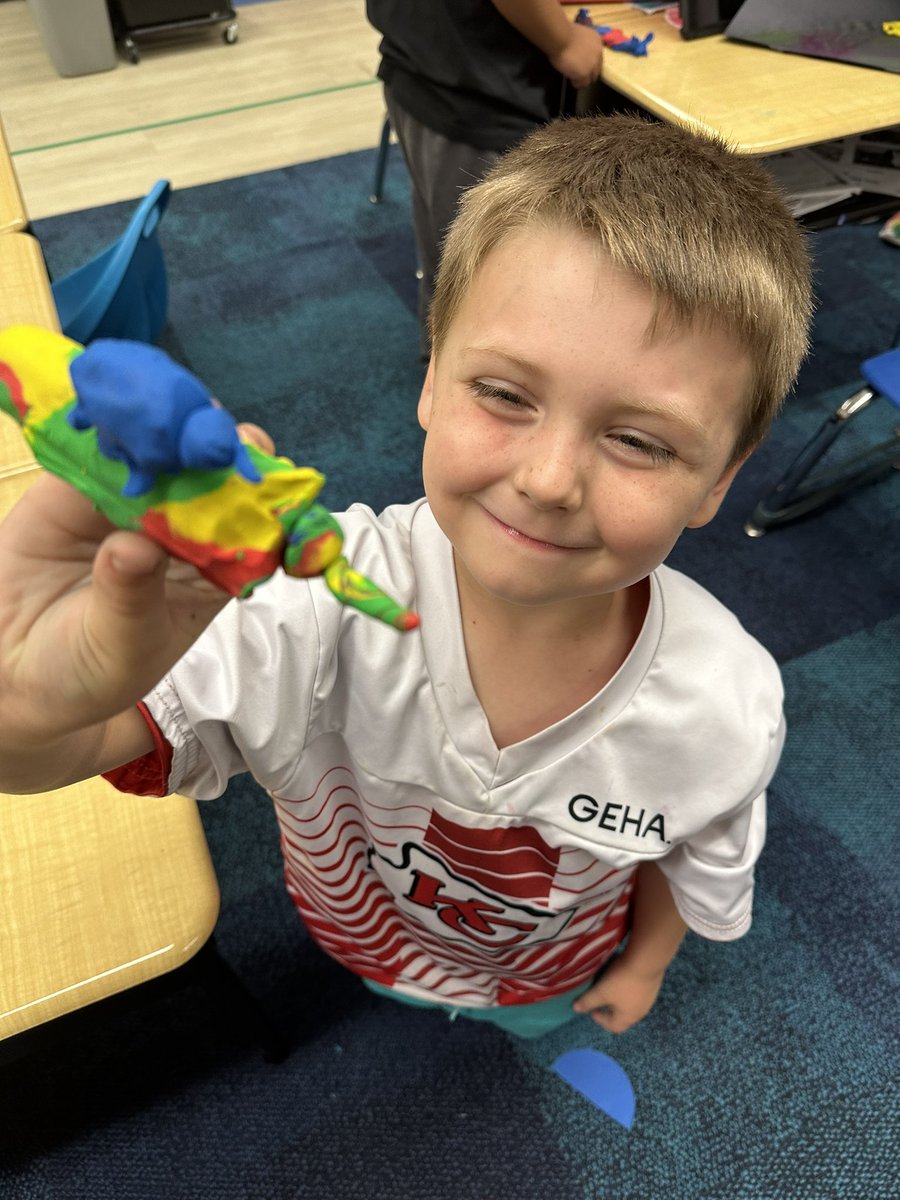 Crocodiles, lizards, elephants… oh my! 1st graders rocked their habitat projects! 🦎🐊🐘 <a href="/MBRoadrunners/">Meadowbrook NKC</a>
