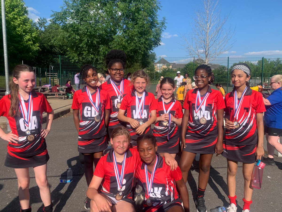 Incredible proud of this team! Playing in the heat this afternoon at a netball festival and coming a close 2nd. They also finished 3rd in the netball league. Well done girls! What a team! 🥰🥰🥰