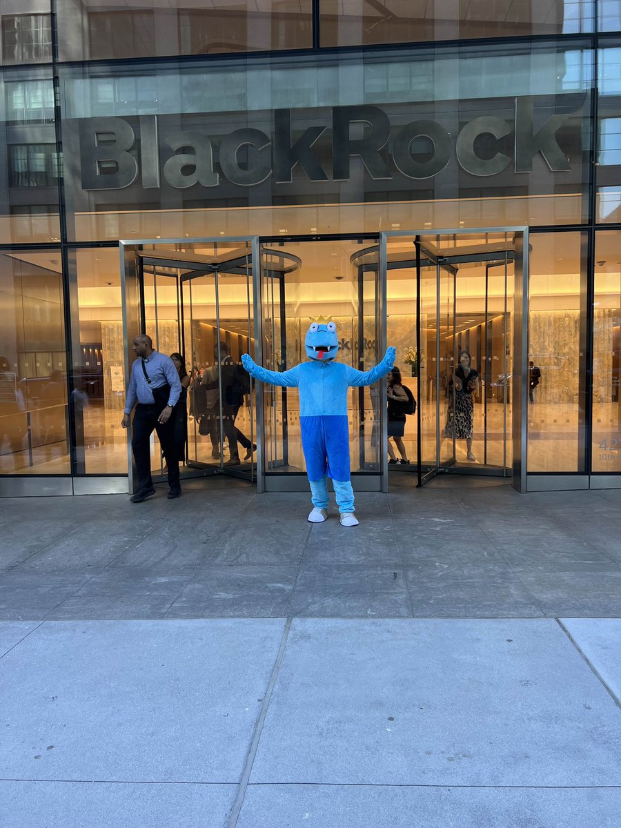mambaonbase's tweet image. Started A New Job Today @BlackRock 

Maybe I will tell da boss to ape into $MAMBA
