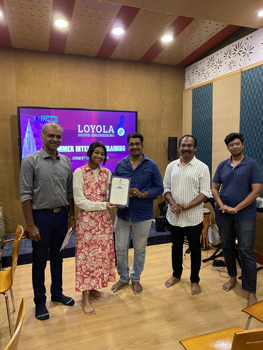 officialIMFACTS's tweet photo. Our dear students from the summer training receiving their certificate of completion ✨
#imfacts #loyolasoundengineering #soundengineer #techintune #soundengineering #audioproduction #musictech #studiolife #mixingmastering #proaudio #sounddesign #recordingstudio #audioengineering https://t.co/XMRJvrEwTB