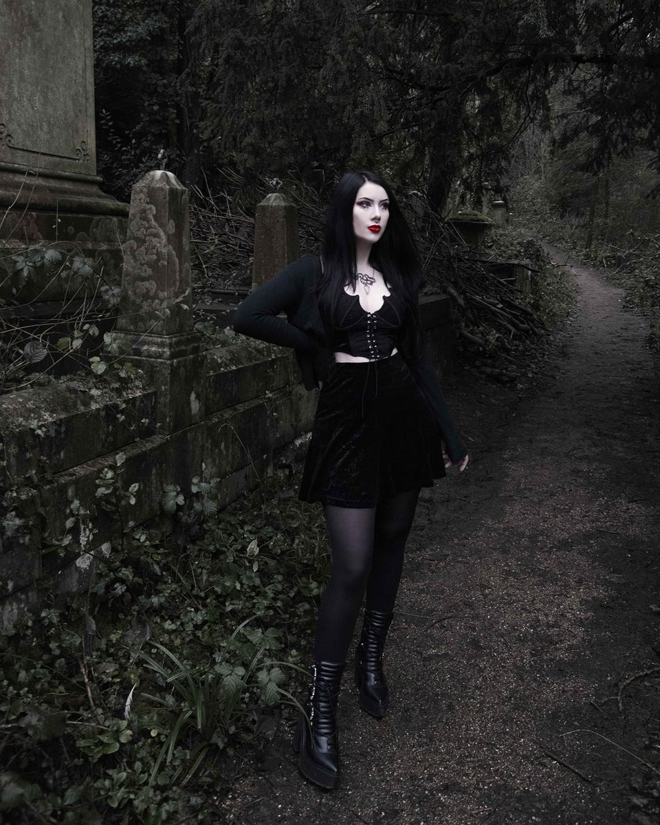 dark_darkwave's tweet image. 3 years of DARK - IN THE SHADOWS 
On Jun 25, 2021, I released my 8th song, "IN THE SHADOWS." The music video ft. the British model Vic Sin, and thanks to your support, it now has more than 450k streams.🩸Watch it: youtu.be/HxTf_pk-WxE?si…