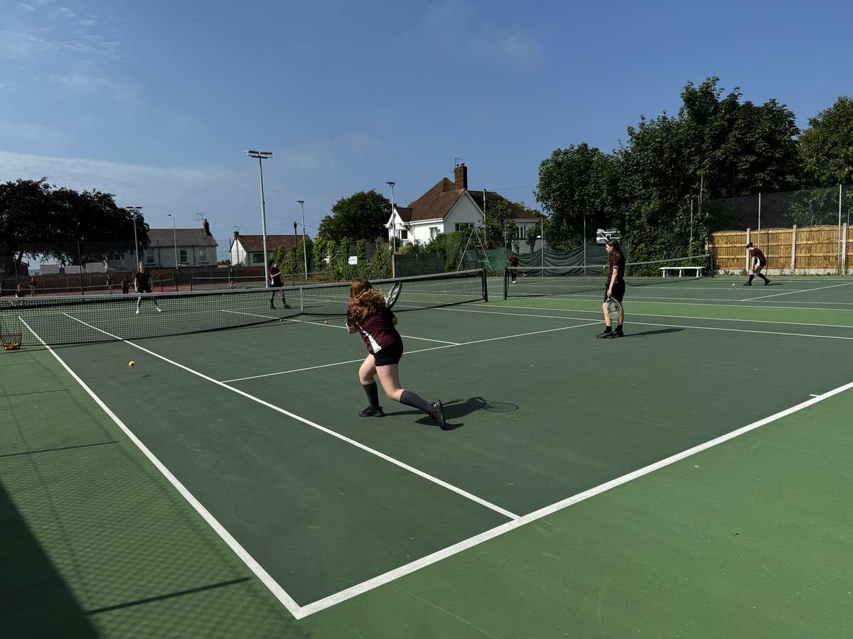 EnrichmentPHS's tweet photo. The sun was out @PrestatynTC this evening with students enjoying coaching from @jjstennisaces. @PrestatynHigh @PrestatynPE ☀️🎾 https://t.co/mkzHgZ8I6k