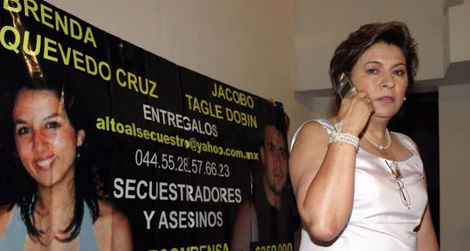 CorresponsalsMX's tweet photo. #JUSTICIA
🚨LIBERAN Y DAN ARRAIGO DOMICILIARIO A BRENDA QUEVEDO RELACIONADA CON EL CASO DE #HUGOWALLACE
Este lunes un juez dictó arraigo domiciliario a Brenda Quevedo Cruz relacionada con el #secuestro y #homicidio de #HugoAlbertoWallace ocurrido en julio de 2005; la acusada salió del Cefereso de #Michapa ubicado en Coatlán del Río en #Morelos.
Esto después de que sus abogados solicitaran el cambio de medida cautelar, según los reportes Brenda Quevedo fue sometida a múltiples torturas por parte de servidores públicos de las extintas Procuraduría General de la República #PGR y la Secretaría de Seguridad Pública Federal.
@VeroBacaz #Morelos