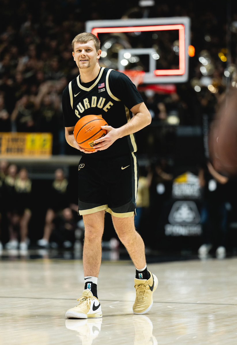 Purdue Men's Basketball (@boilerball) on Twitter photo 👏👏👏 Congratulations to <a href="/CamdenHeide/">Camden Heide</a> & <a href="/CarsonB34/">Carson Barrett</a> on being honored as Big Ten Distinguished Scholars. 👏👏👏 Congratulations to <a href="/CamdenHeide/">Camden Heide</a> & <a href="/CarsonB34/">Carson Barrett</a> on being honored as Big Ten Distinguished Scholars.