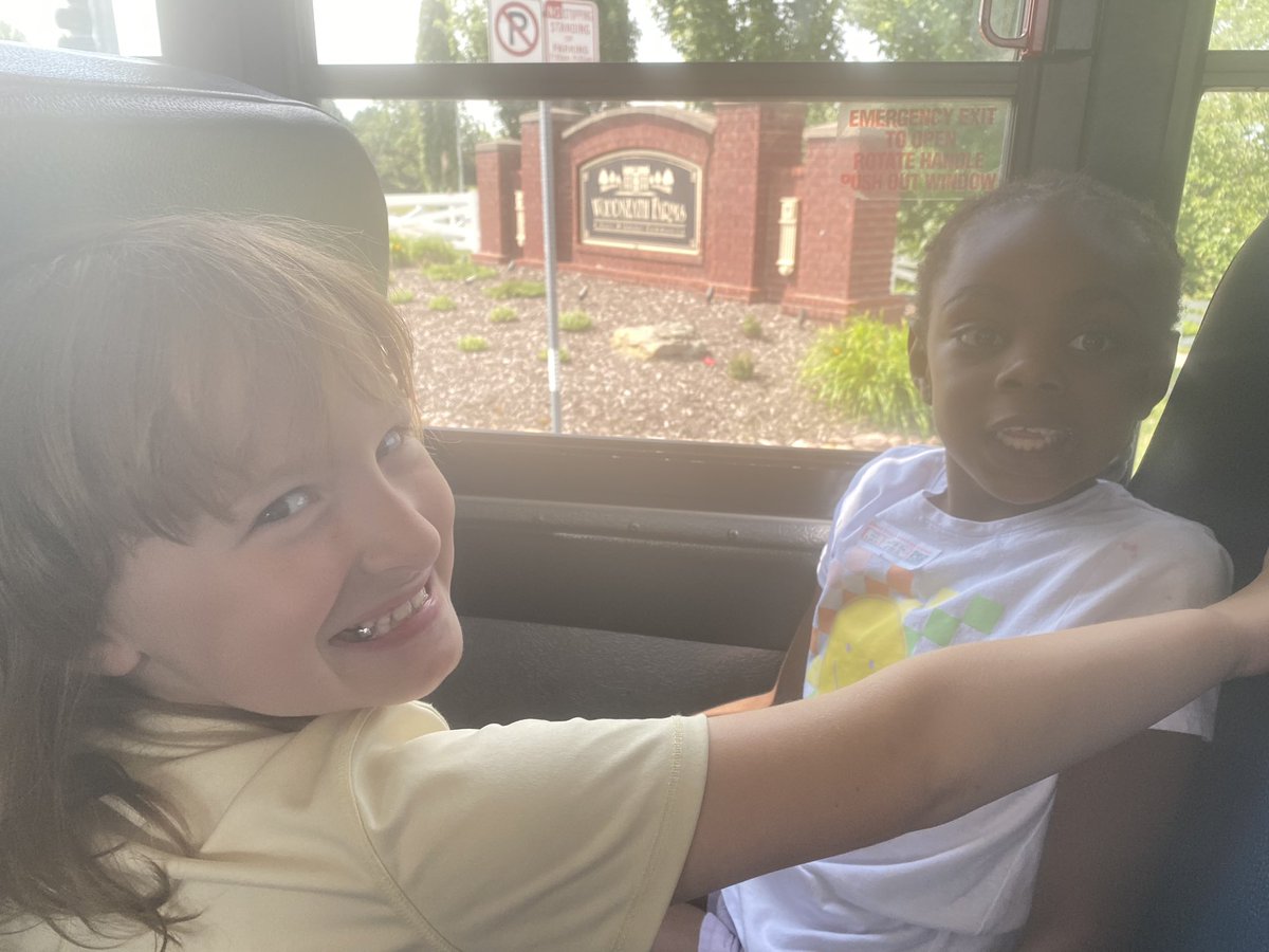 AFleckal's tweet image. Bus riders are always a fun part of field trips!  @ShoalCreekStars @LPSSummerAdv #starssc #LPSSummer2024
