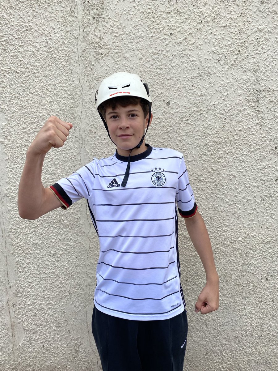 ucstrips's tweet photo. It’s been a blinder of a day. Not a cloud in sight & tonnes of fun had on the high ropes, rafting & tunnels. #entry24 https://t.co/6LQWDWblTF