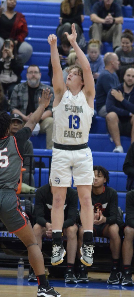 CoachCanfield's tweet image. Thank you @Tabchoops for awarding Kai Canfield the Garland Nichols Memorial Scholarship!

He is looking forward to using this as he prepares for his next step at @aiaprepmbb next year!