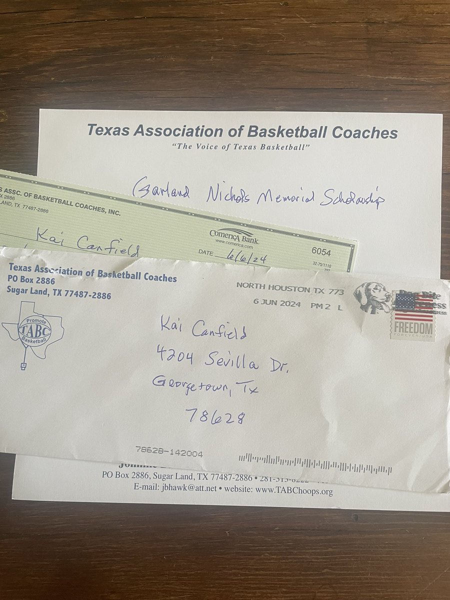 CoachCanfield's tweet image. Thank you @Tabchoops for awarding Kai Canfield the Garland Nichols Memorial Scholarship!

He is looking forward to using this as he prepares for his next step at @aiaprepmbb next year!