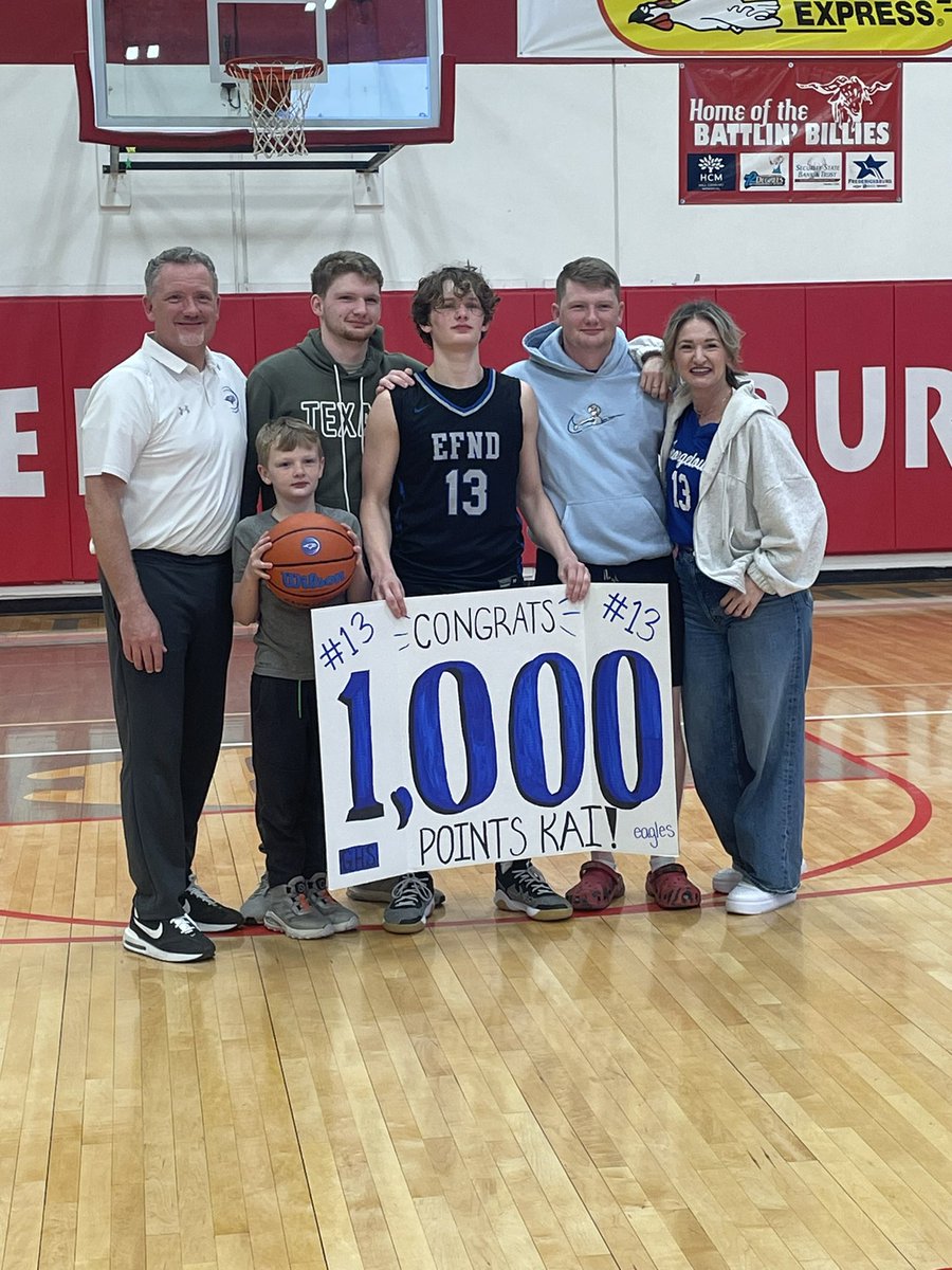 CoachCanfield's tweet image. Thank you @Tabchoops for awarding Kai Canfield the Garland Nichols Memorial Scholarship!

He is looking forward to using this as he prepares for his next step at @aiaprepmbb next year!