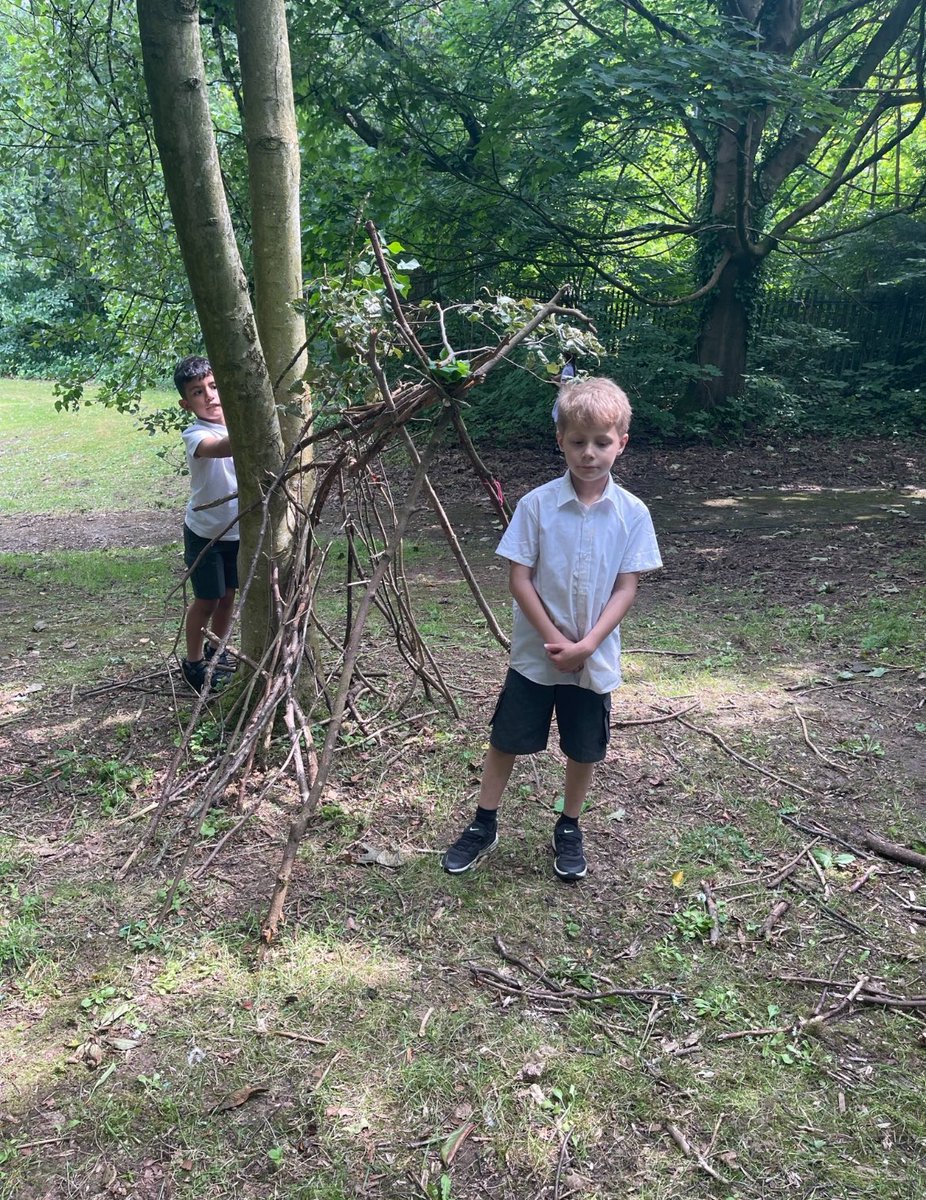 Year 3 enjoyed building dens as part of their forest school lesson this afternoon! 🌿 #BWPforestschool #BWPenrich