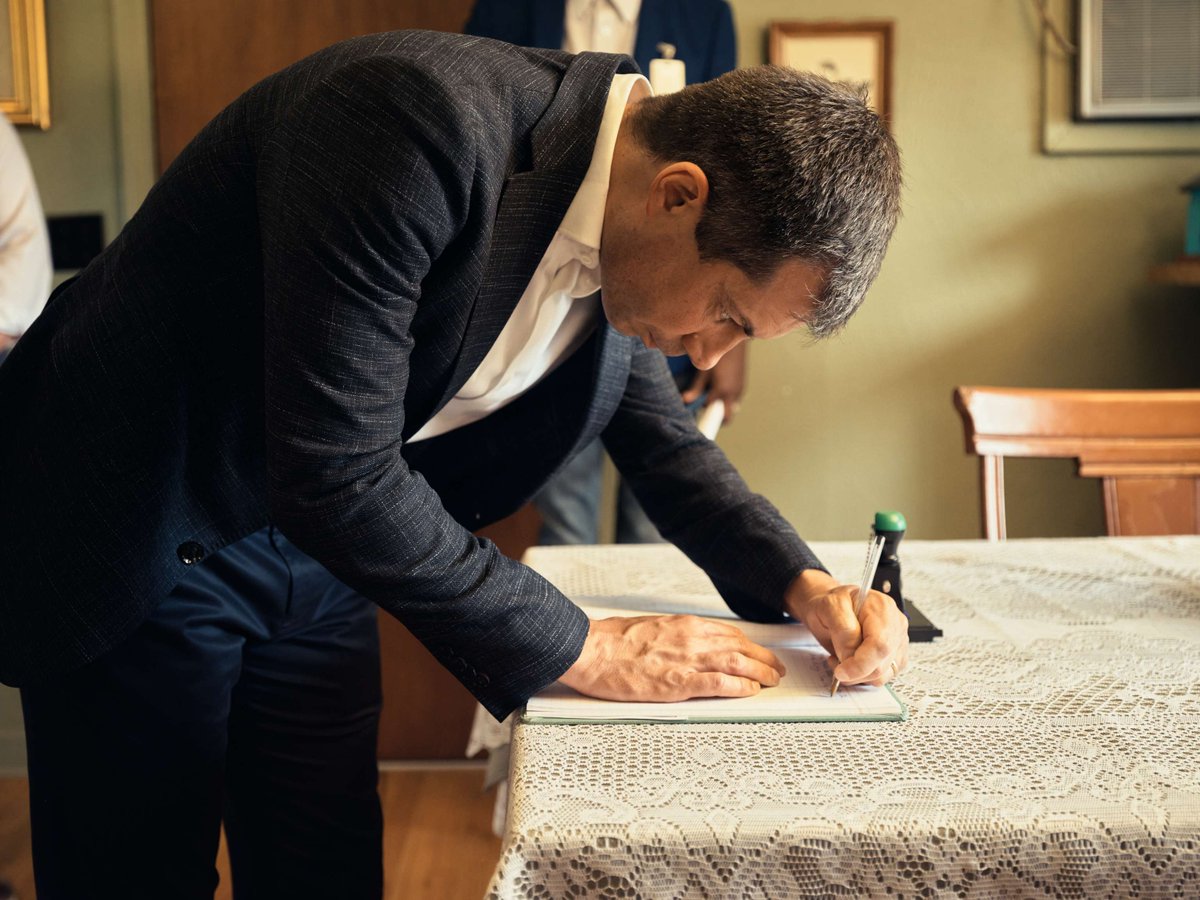 SecretaryPete's tweet photo. Medgar Evers shaped U.S. history, fighting for justice and against segregation until his assassination in 1963. It was an honor to tour the new Medgar and Myrlie Evers Home National Monument in Jackson, Mississippi with Congressman @BennieGThompson and Reena Evers-Everette. https://t.co/n75h1TtEWc