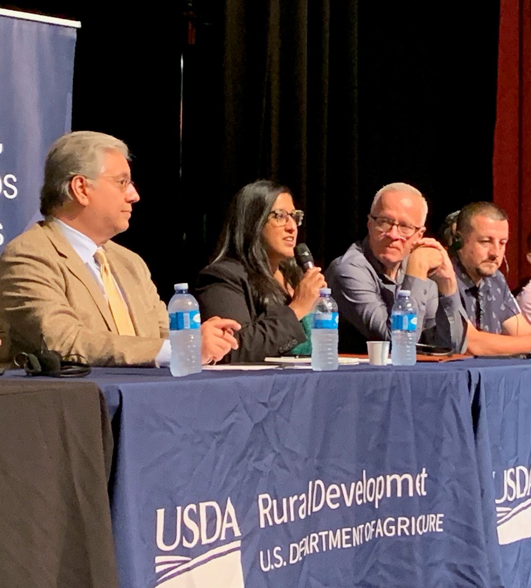 RD_PuertoRico's tweet photo. 💡 Durante una entrevista para “El Diario de NY” @MaxJTrujillo, director Estatal de @RD_PuertoRico, destacó la importancia de la conectividad y banda ancha para el crecimiento económico y social de Puerto Rico. #ConectadosPR #PuertoRico https://t.co/5owMjVeXWq