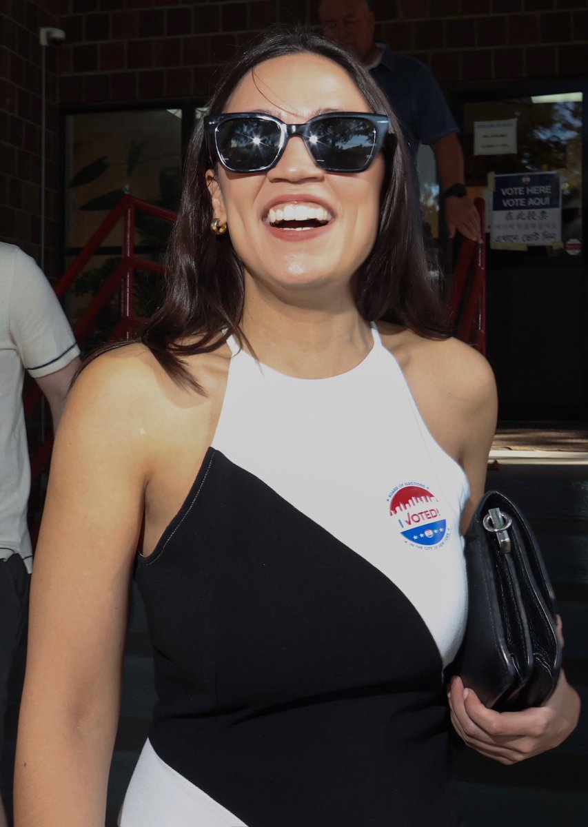 Who else wants AOC to win her election today???? ✋🏻
