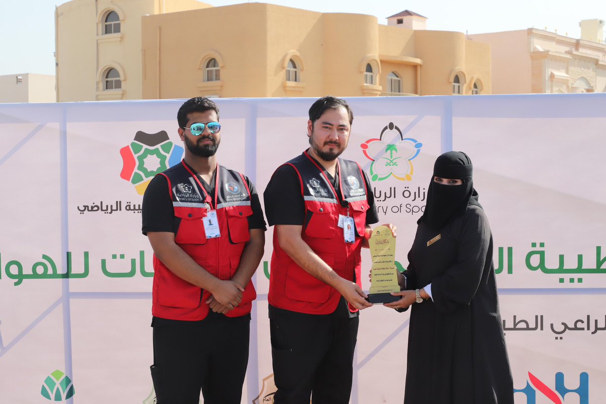moshat_taibah1's tweet photo. @Saudi_Cycling @mosgovsa @imarat_almadina @Alsuwaillem @raed_70 تشكر #جمعية_مشاة_طيبة_الرياضي 
الراعي الرسمي للسباق #دراجةيويو
 الراعي الذهبي #ارتقاء_الرياضي 
الراعي الطبي #مستشفى_الحياة_الوطني 
الراعي الاعلامي @Nb_Alhnakyh
#لوحتي_للدعاية_والاعلان #ثقات_للدعاية_والاعلان 
فريق #المسعف_الرياضي 
على رعايتهم #سباق_المدينة_للدراجات_الهوائية_للهواة https://t.co/RHUJ74UBDu